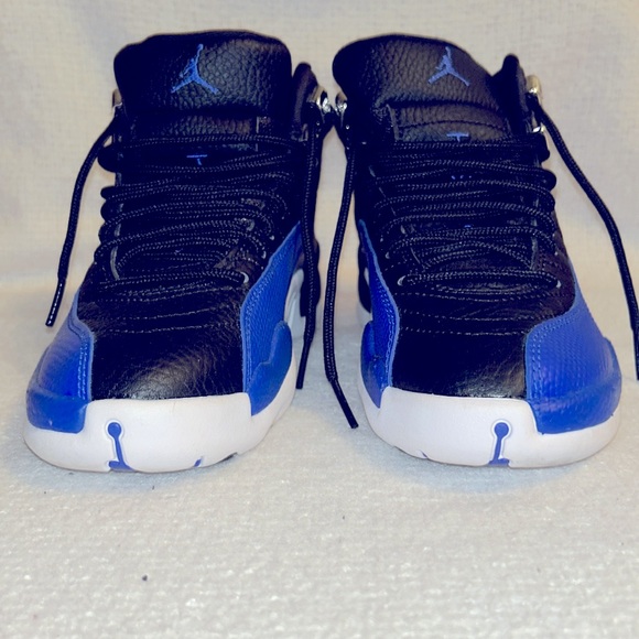 Air Jordan 12 Retro – Kids Size 5 - Picture 2 of 6
